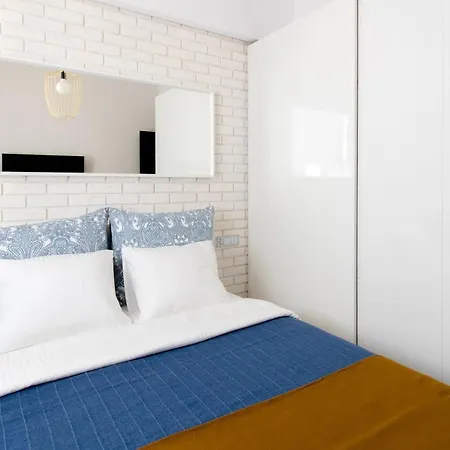 Daire Elegant 2br, Amazing Old Town Views, Plac Solny Walk To Rynek! Amenities Wroclaw