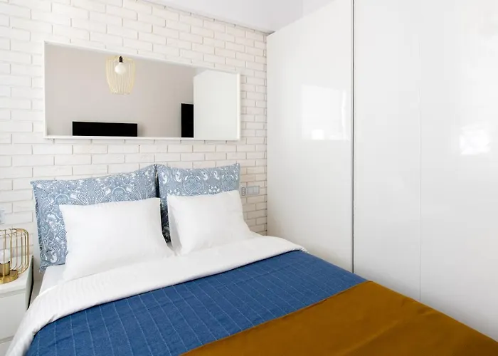 Daire Elegant 2br, Amazing Old Town Views, Plac Solny Walk To Rynek! Amenities Wroclaw