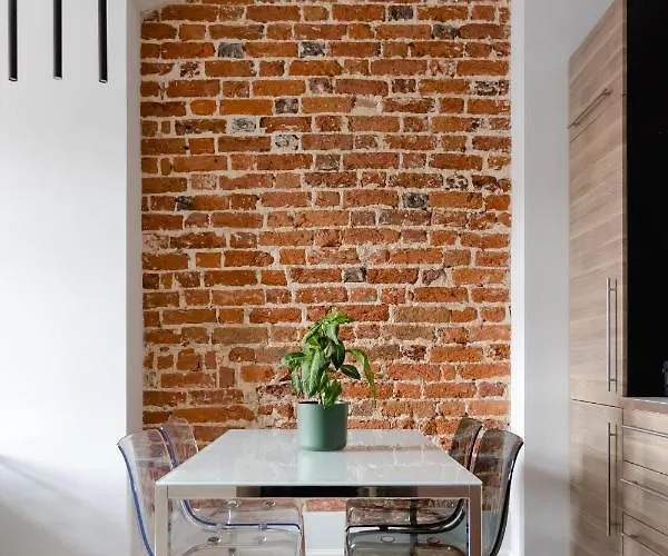 Elegant 2br, Amazing Old Town Views, Plac Solny Walk To Rynek! Amenities * ヴロツワフ